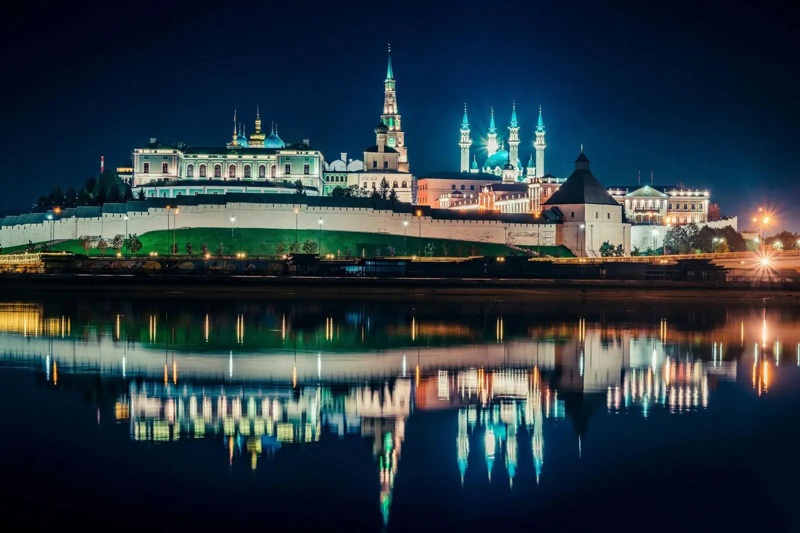 Kazan Kremlin reflected in the water at night